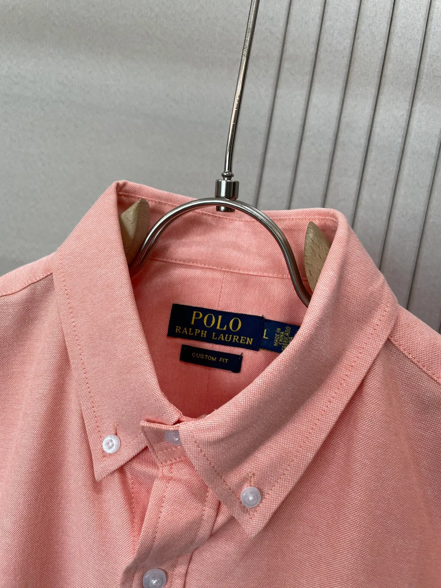P220 🌸🌸🌸 POLO Ralph Lauren [High Quality] Classic shirt! Classic casual shirt made of pure cotton fabric with unique design, simple, clean and classic version design. It is a versatile style that can be switched at will. The fabric feels soft and delicate, highly breathable, close to the skin and comfortable to wear. It can be worn alone as an inner layer. Its versatile performance is beyond your imagination! The upper body of the ready-to-wear is simple and classic yet elegant! Size:M-XXL